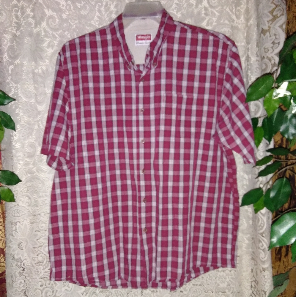 WRANGLER BUTTON DOWN SHIRT